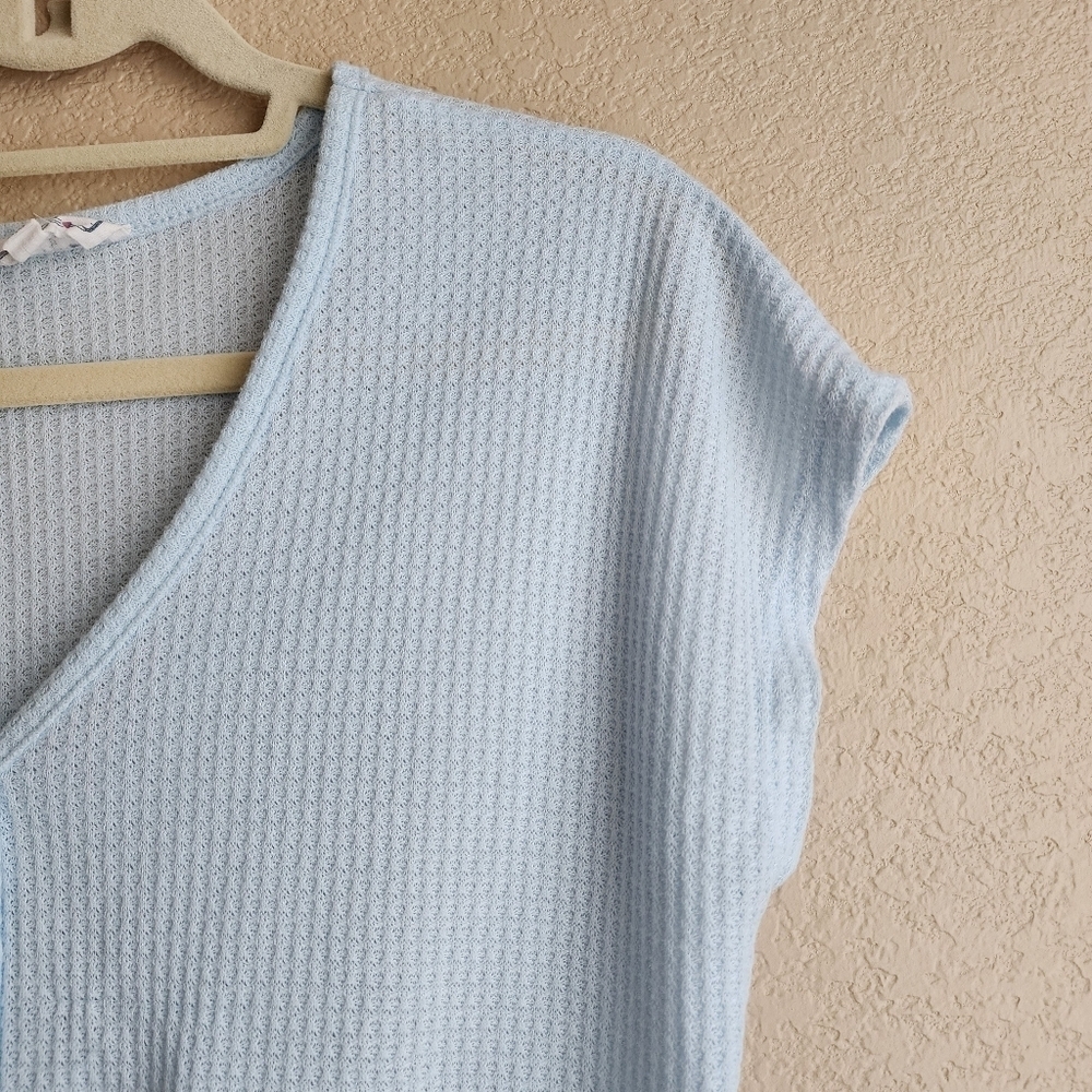 Hippie Rose Sky Blue Button-Down Short Sleeve Juniors Top Size M - Picture 3 of 10